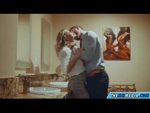 ❤️ When a busty blonde seduces you in a public restroom ️❌ Hard porn at porn en-us.bladesoul.top ❌❤